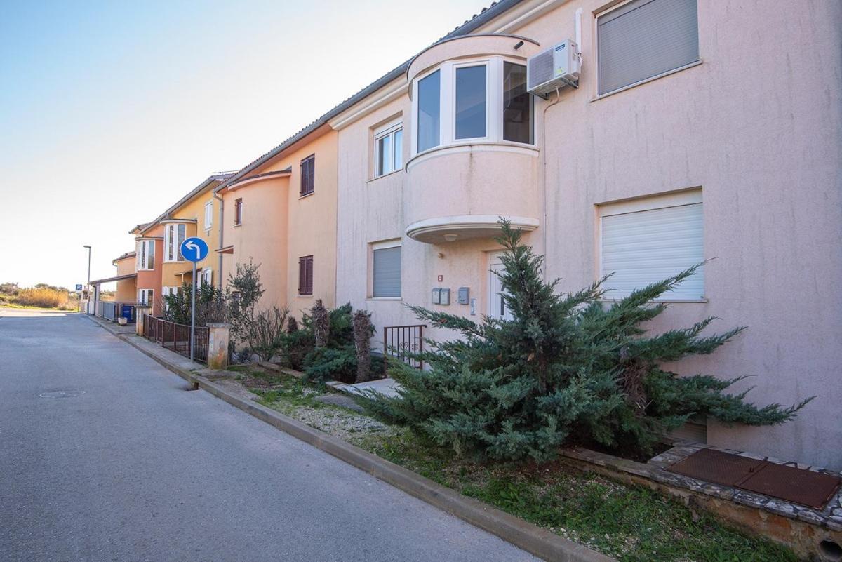 מדולין Apartment Stela מראה חיצוני תמונה